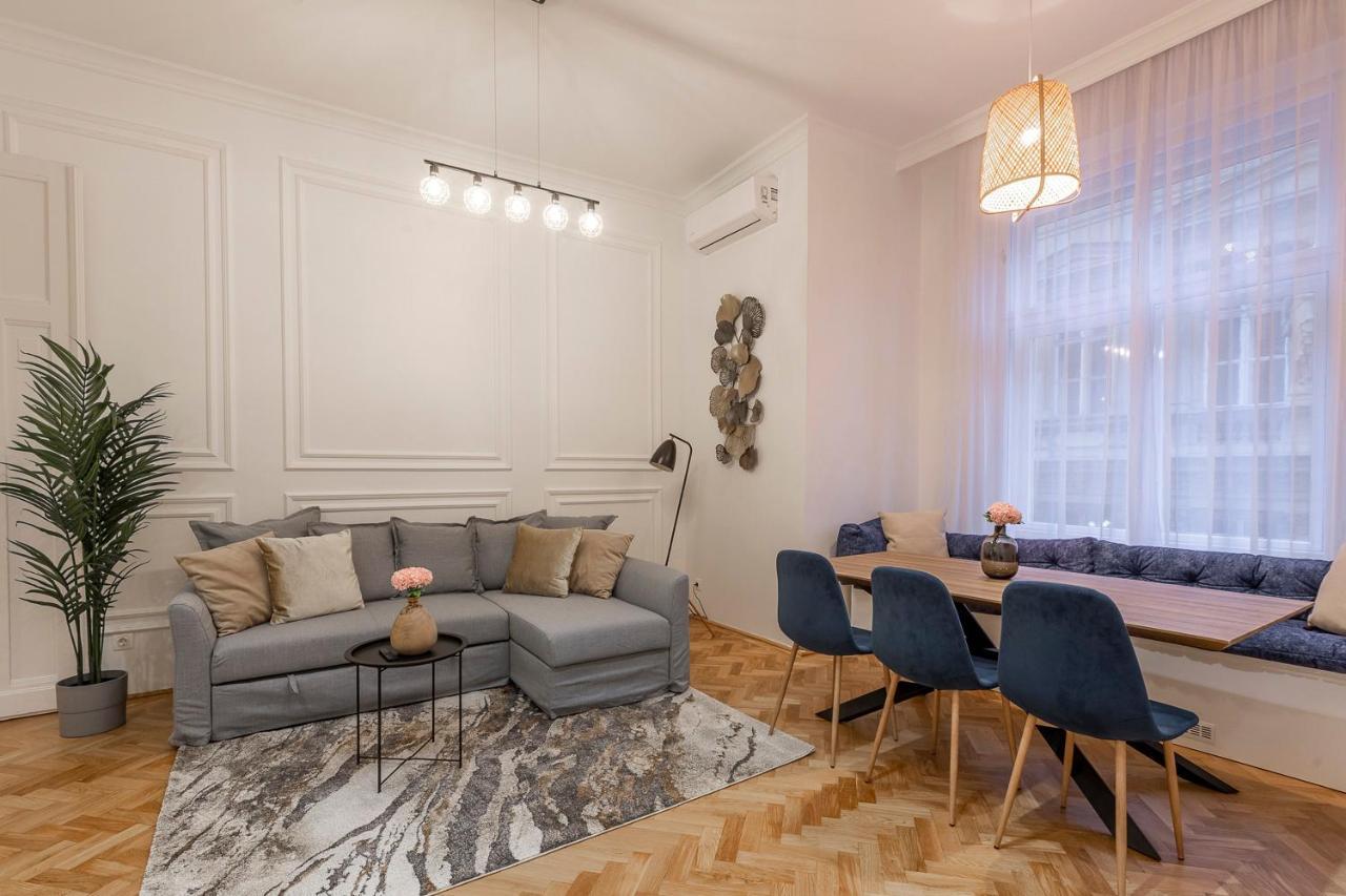 Glamorous Modern In The Hearth Of Appartement