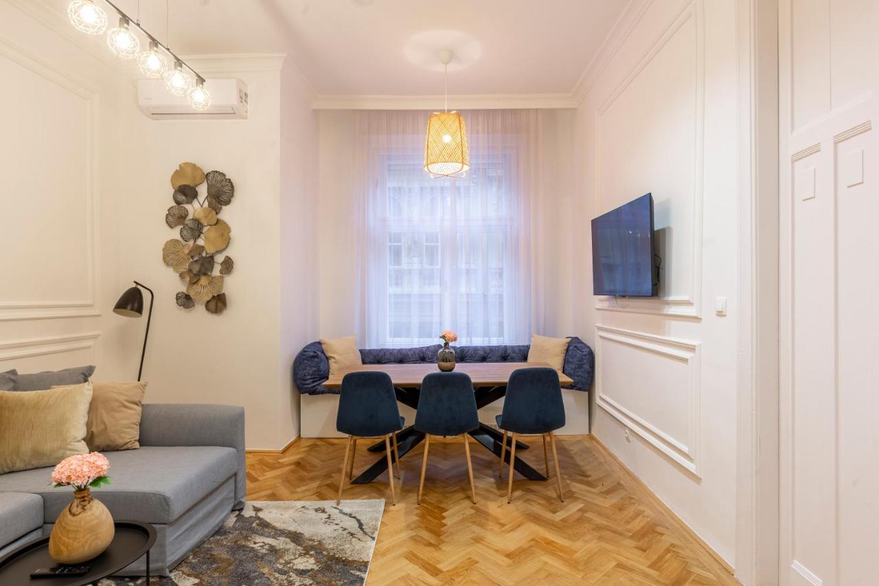 Glamorous Modern In The Hearth Of Apartmán Budapešť